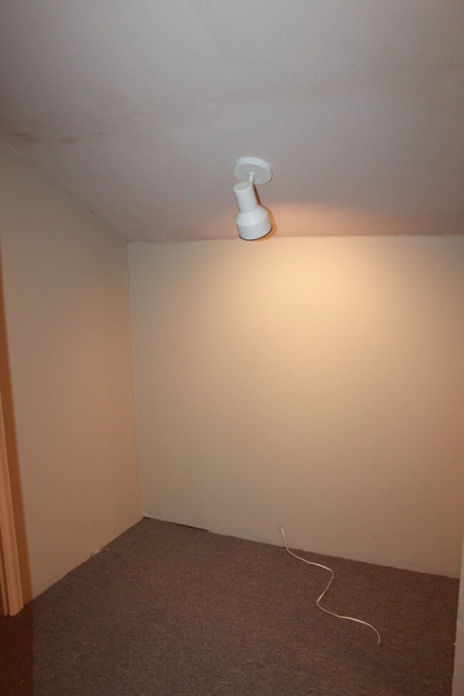 Building Photo - 1+ Acre - Choctaw-Nicoma Park Cutie!