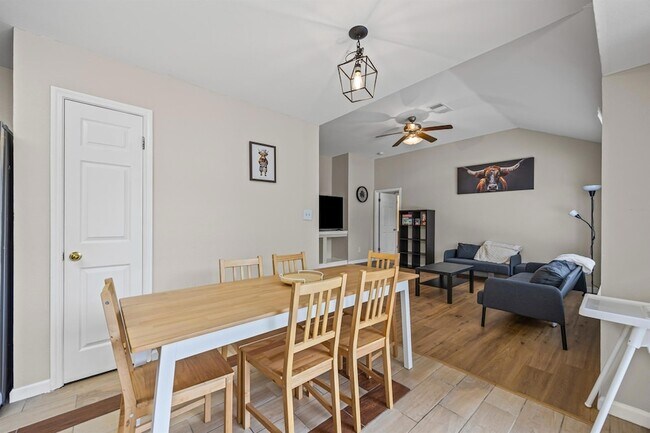 Building Photo - 5006 Acorn Grove Ct