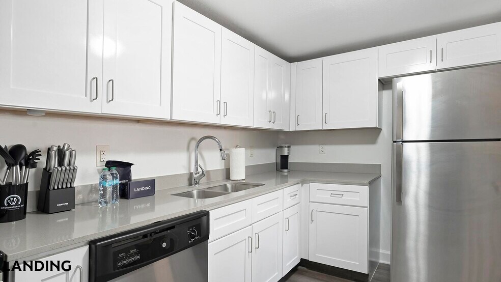 Building Photo - 2851 Maingate Village Cir
