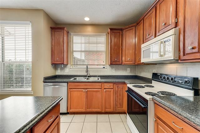 Building Photo - 3317 Fox Hollow Ct