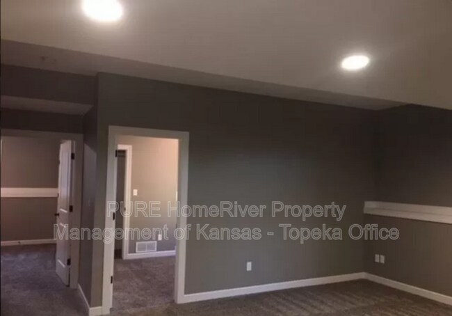 Building Photo - 4423 SE Gemstone Ln