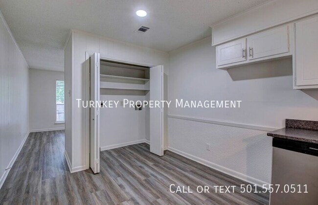 Building Photo - 8901 Tanya Dr