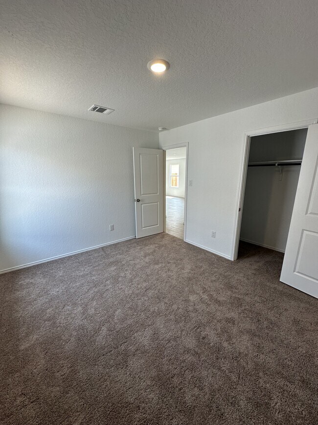Building Photo - 2437 Broken Arrow