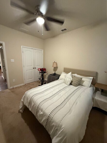 Building Photo - 620 Fossil Creek Dr