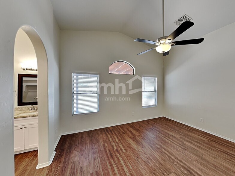 Building Photo - 147 E Via Teresita