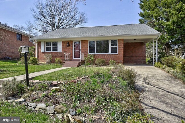 Building Photo - 4503 Gretna St