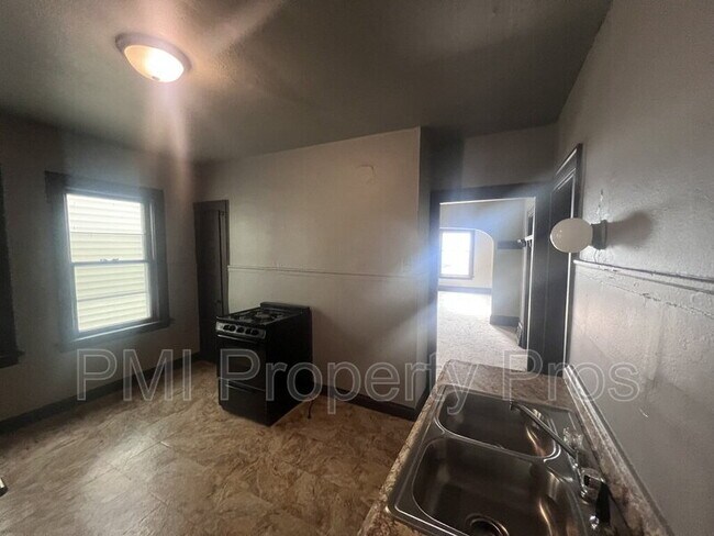 Building Photo - 2530 N 37th St