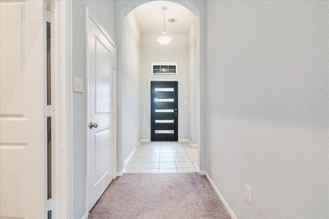 Building Photo - 275 Cherrystone Loop