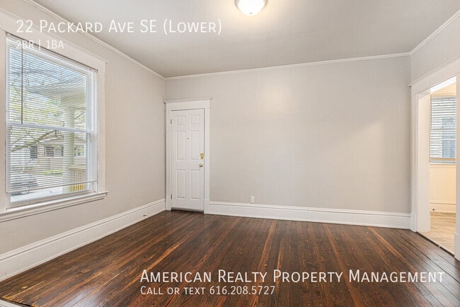 Building Photo - 22 Packard Ave SE