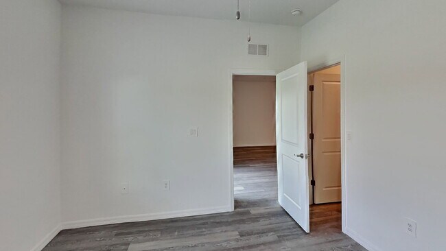 Building Photo - 4028 SW 7th Pl