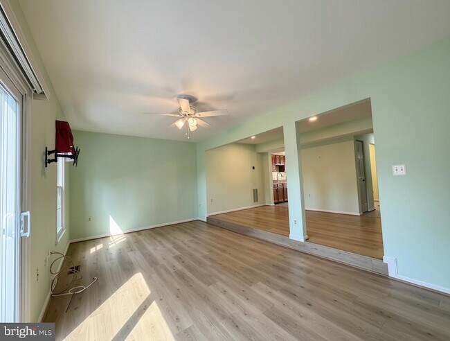 Building Photo - 5406 New London Dr