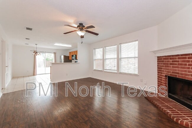 Building Photo - 1571 Thornhill Ln