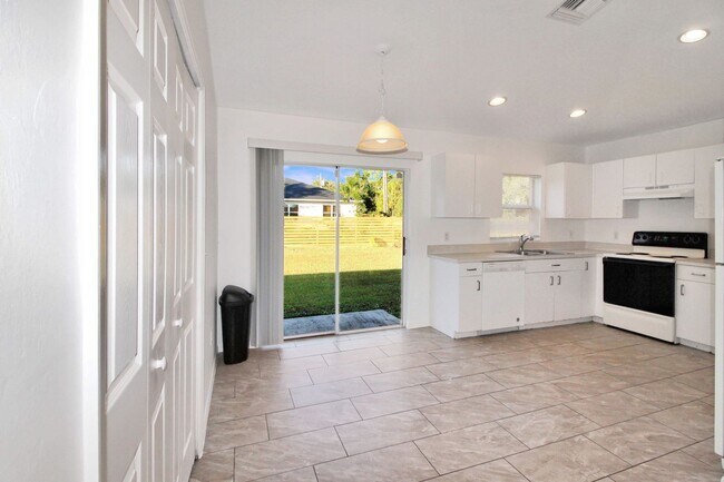 Building Photo - North Port Annual Home for Rent