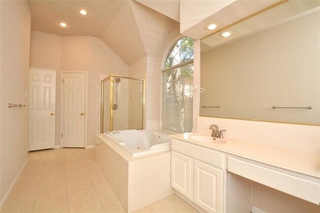Building Photo - 11509 Leon Grande Cove