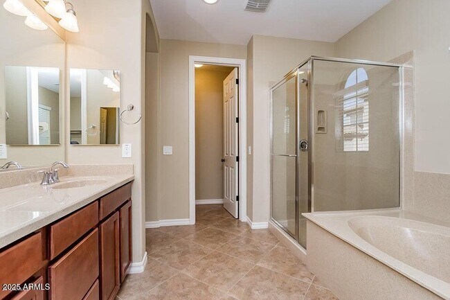 Building Photo - 888 S Annie Ln