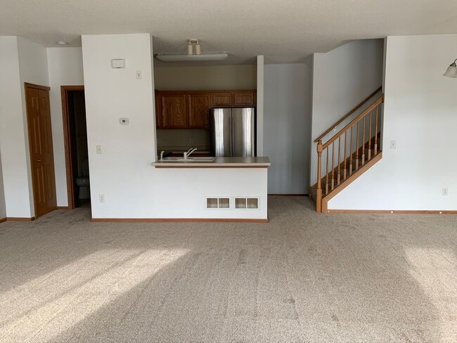 Building Photo - Bright & Spacious 2BR/1.5BA Townhome in Co...
