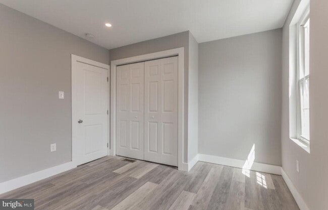 Building Photo - 1272 S Dover St