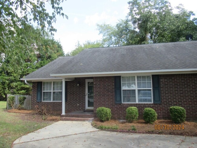 Primary Photo - 1965 Essex Dr
