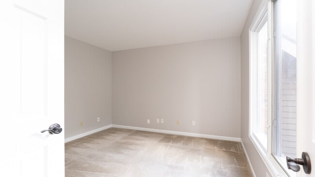 Building Photo - 23516 NE 22nd St