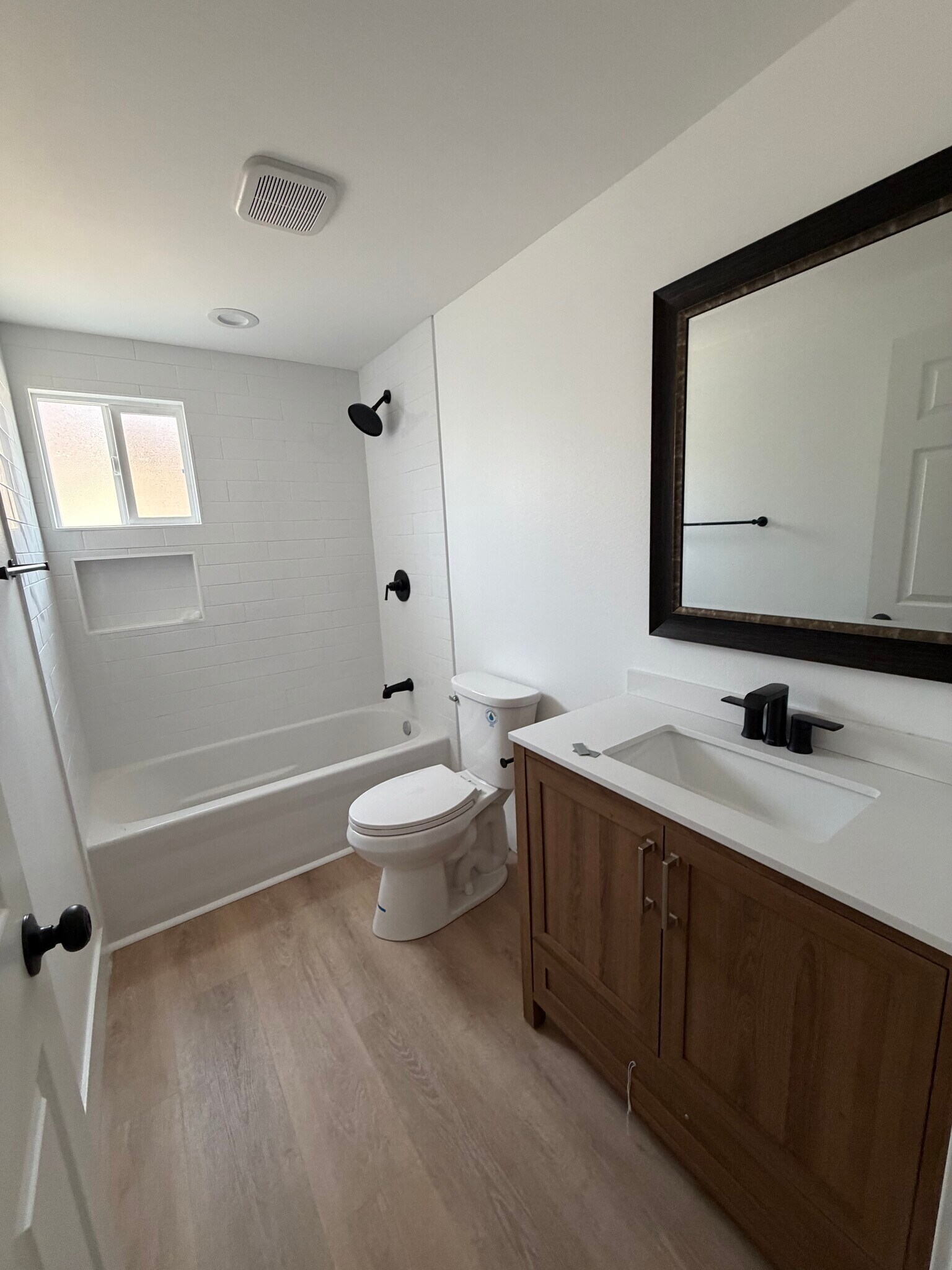 Building Photo - 212 S Orange Ave