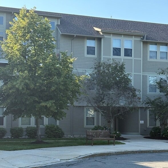 Building Photo - 4 Harvest Dr