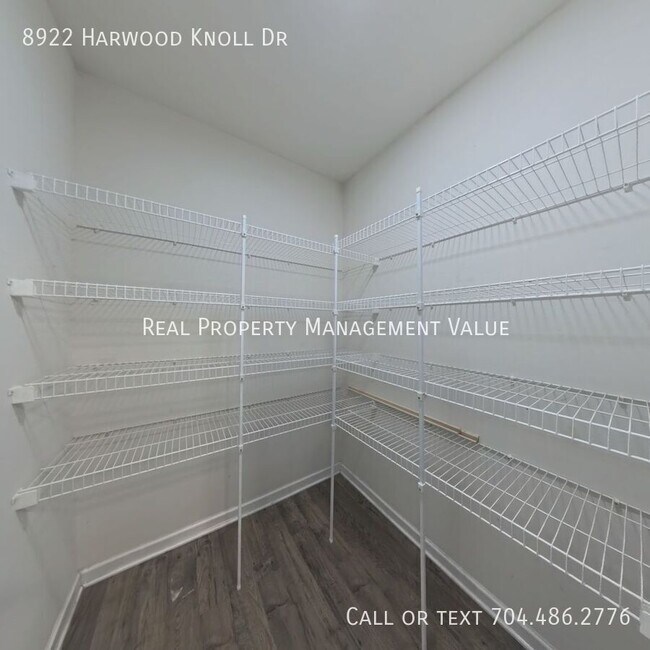 Building Photo - 8922 Harwood Knoll Dr