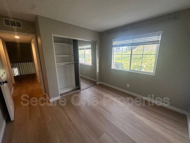 Building Photo - 379 Westlake Vista Ln