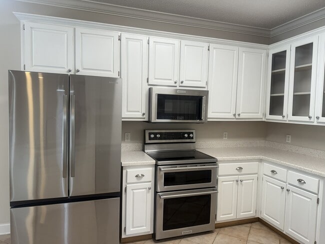 Building Photo - 141 Royal-