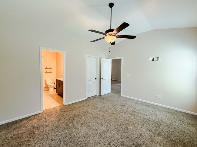 Building Photo - 728 Roanoke Drive