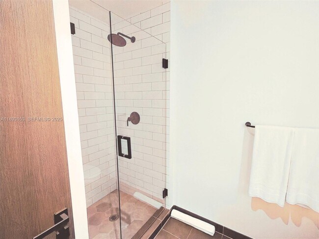 Building Photo - 398 NE 5th St