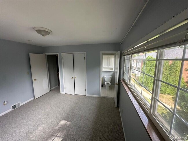 Building Photo - 487 N Eton St