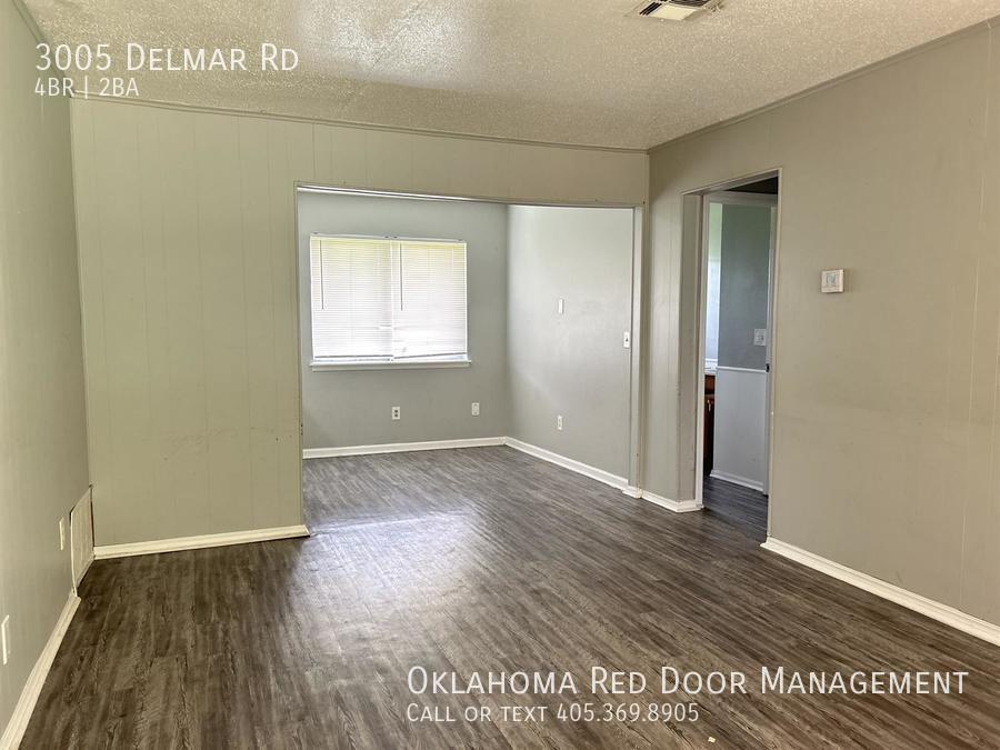Building Photo - 3005 Delmar Rd