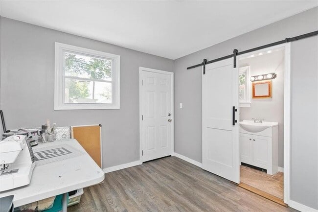 Building Photo - Quintessential Northside House