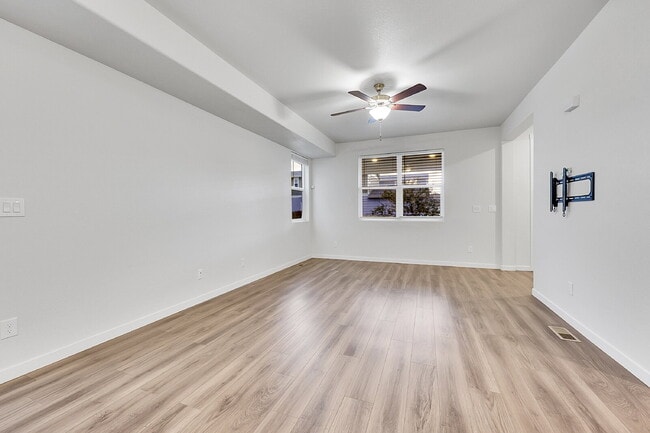 Building Photo - $2,550 - 3 Bed, 2.5 Bath Home in Colorado ...