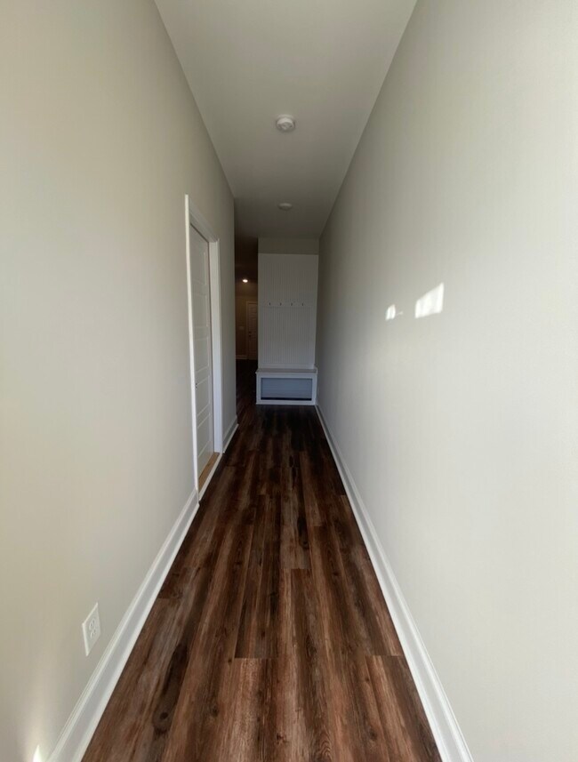 Primary Photo - 1035 Glenkirk Dr