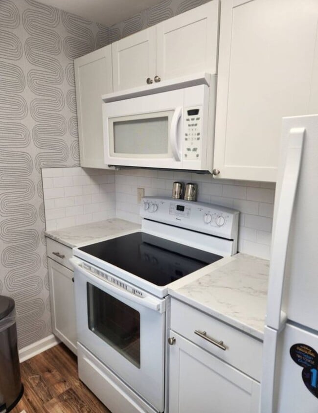 Building Photo - 1205 Jackson St