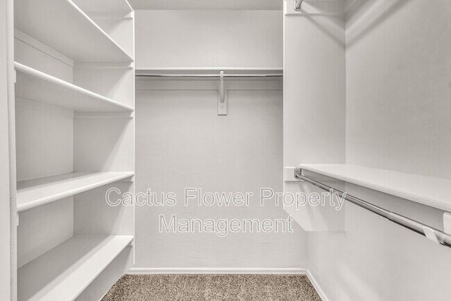 Building Photo - 1245 N Balboa