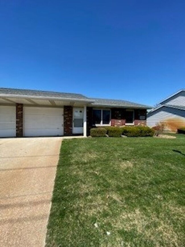 Building Photo - 1312 Co Rd 6