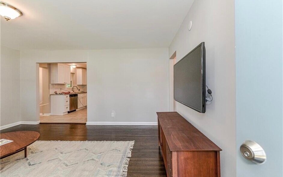 Building Photo - 4201 Seaforth Dr