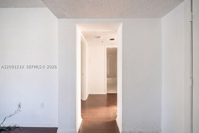 Building Photo - 771 N Pine Island Rd