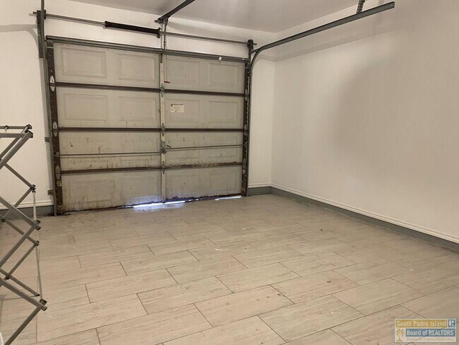 Building Photo - 129 E Campeche St