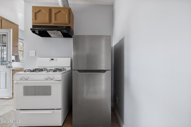 Building Photo - 45104 Date