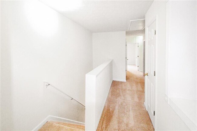Building Photo - 3893 Grovemont Pl
