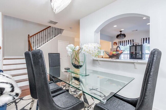 Building Photo - 2345 Limehurst Dr