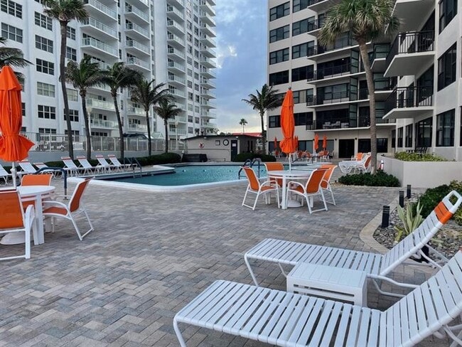 Building Photo - 3800 Galt Ocean Dr