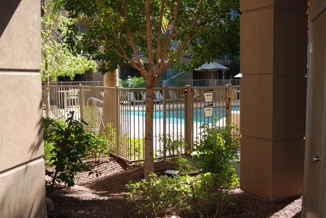 Building Photo - 1701 E Colter St