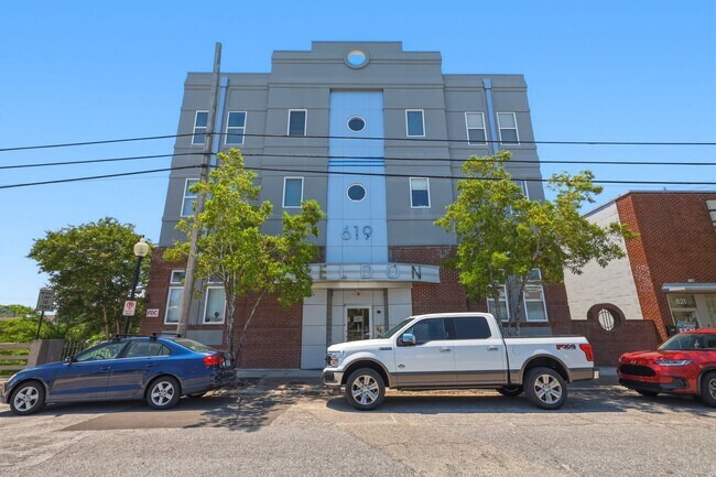 Building Photo - 619 N 4th St