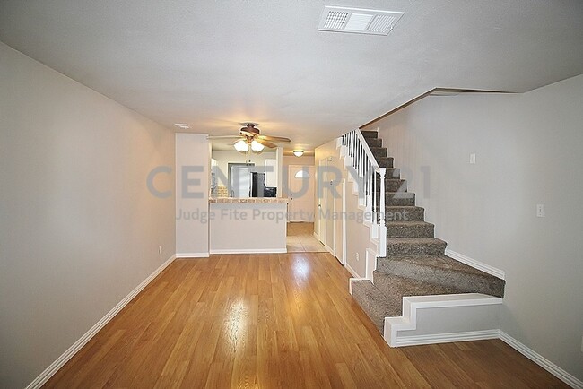 Building Photo - Cute & Clean 2-Story 2/1.5 Townhome in Gar...