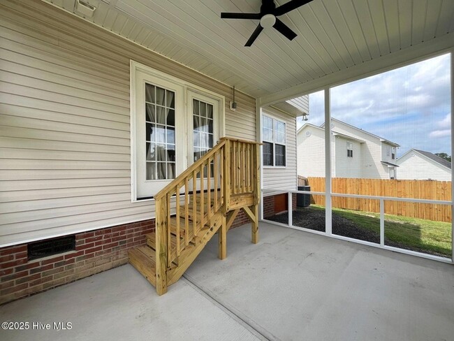 Building Photo - 1508 Thoroughbred Trail