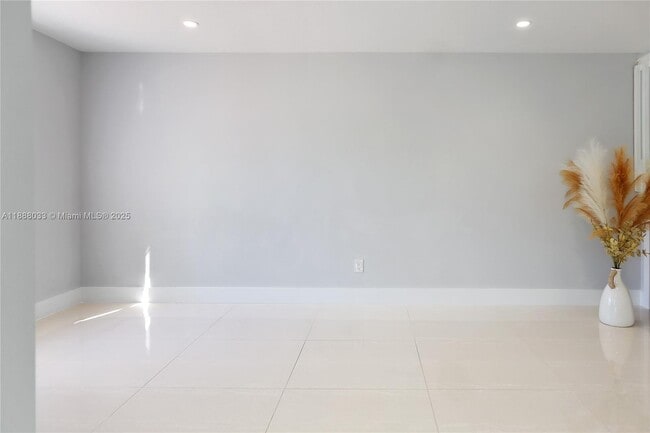 Building Photo - 13901 SW 161 Terrace